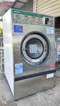 Máy giặt công nghiệp Sanyo 20kg Chân Cứng